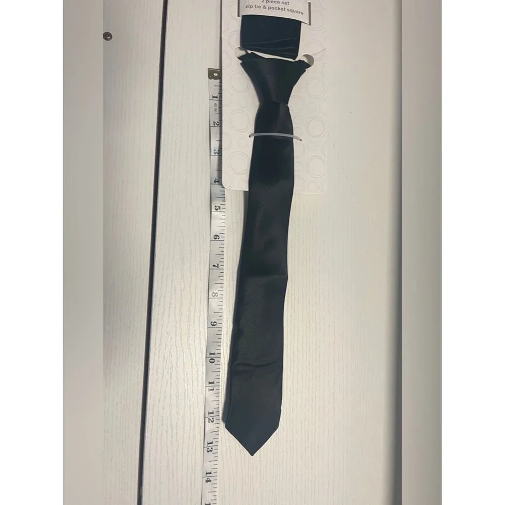 NWT Boys Black Tie and Pocket Square Set